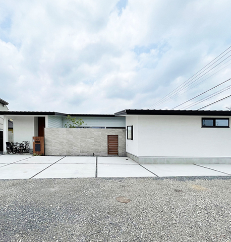 大開口のある平屋建て住宅