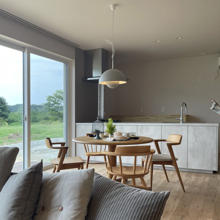 ポツンと平屋建て